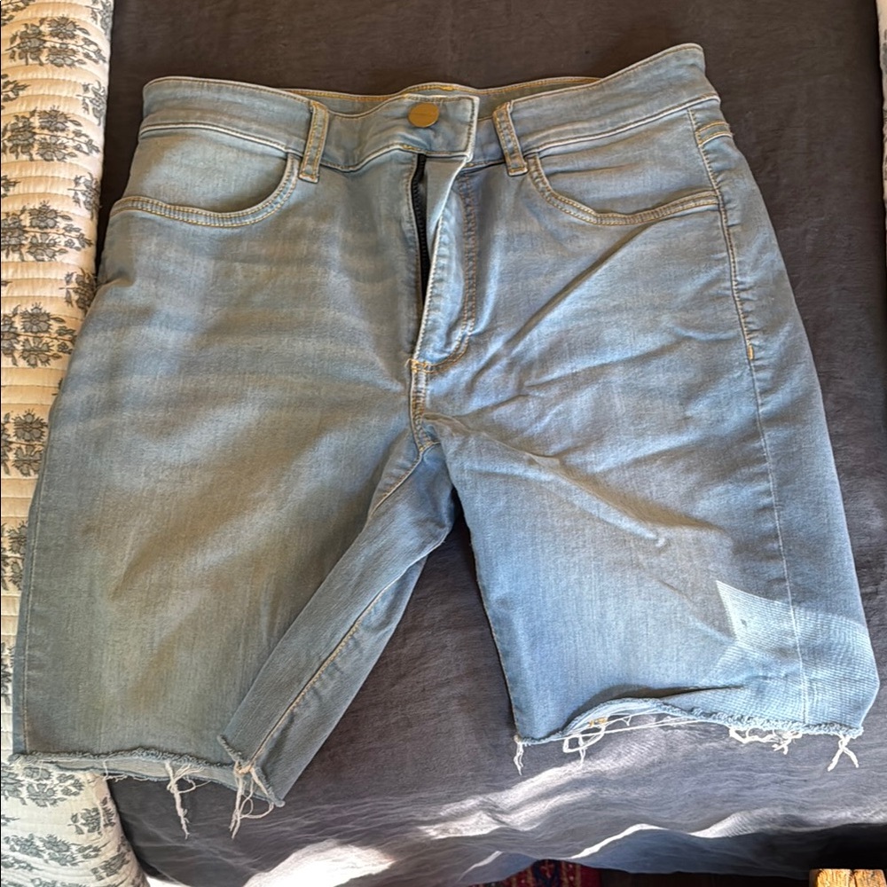 Men's Light Blue Denim Jean Shorts - Casual Raw Hem